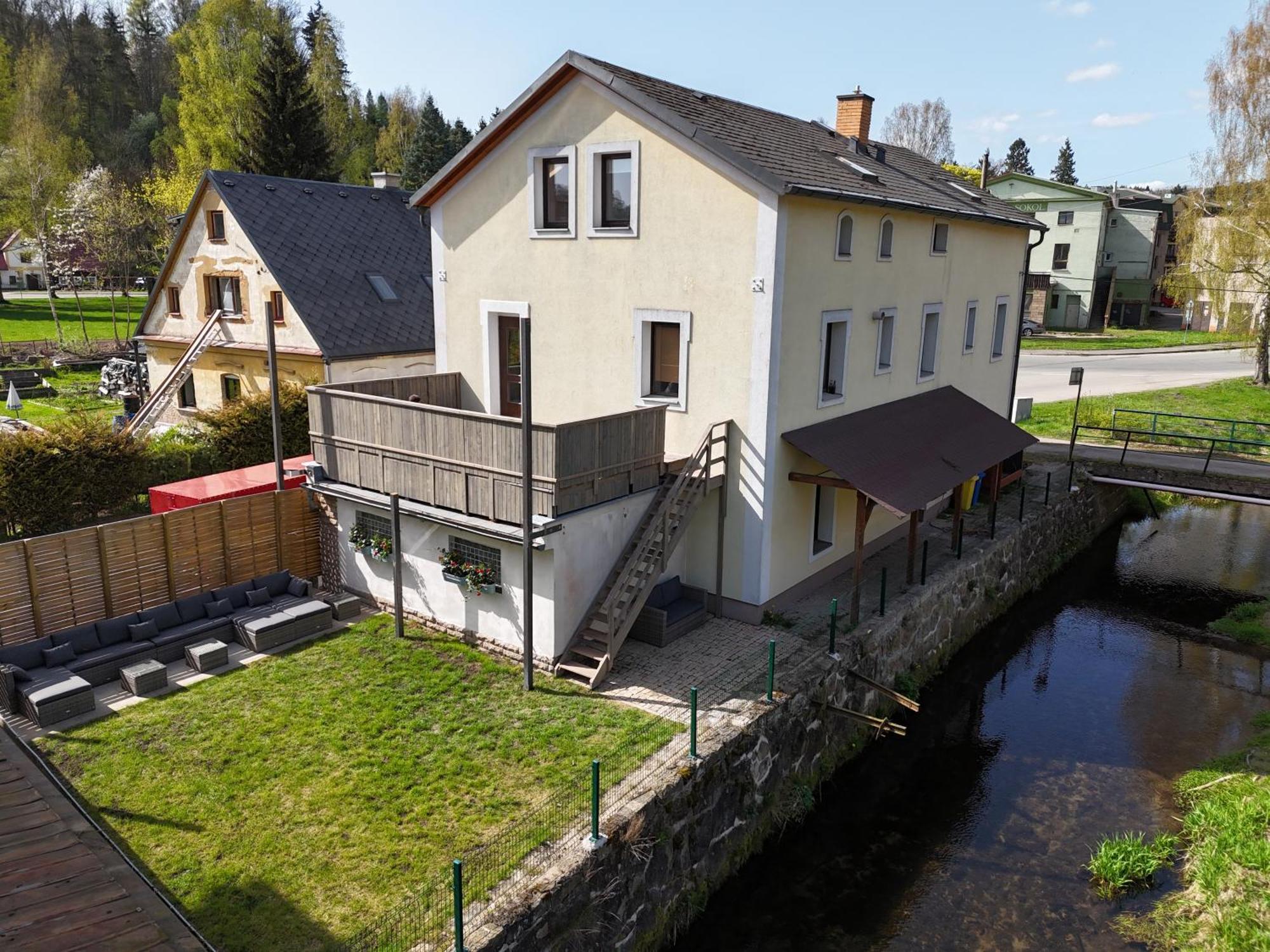 Feelmountains Hotel Teplice nad Metuji Exterior photo